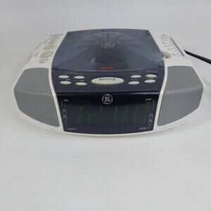 General Electric GE 7-4897WH White Stereo CD Player AM/FM Dual Alarm Clock Radio